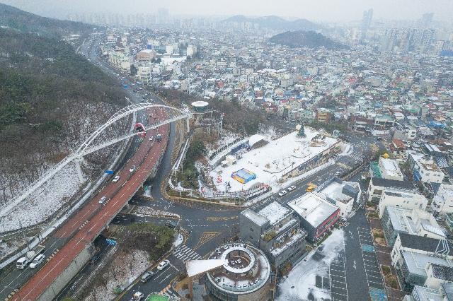 눈 내린 대구 앞산 빨래터공원 일대