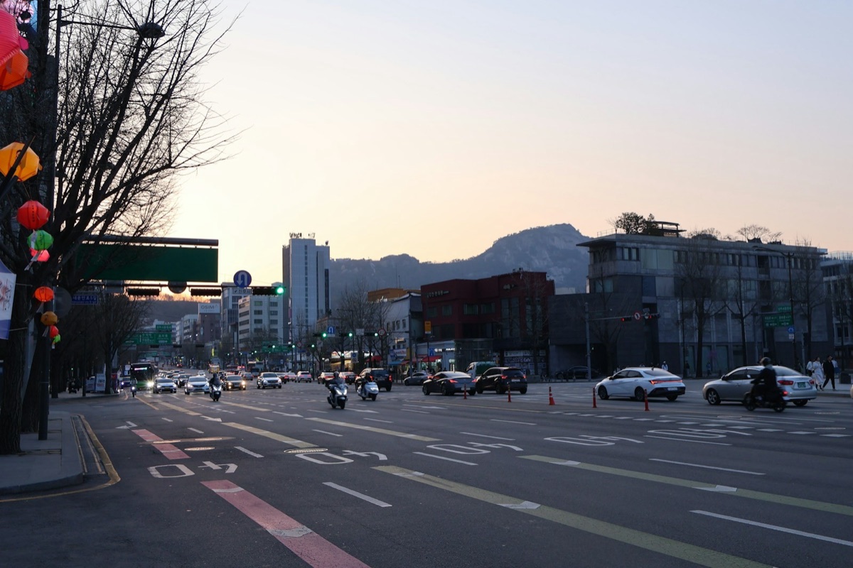 해질녘 도심 교차로 자료사진